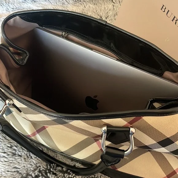 Burberry Nova Check Shoulder Bag - Picture 12 of 12